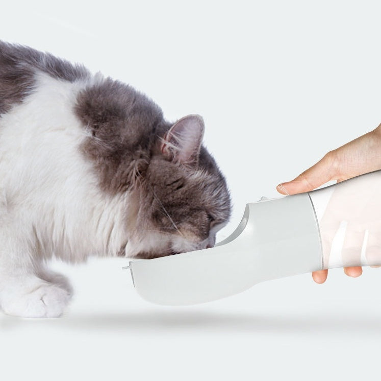 Portable Pet Water Bottle Dispenser – Leak-Proof Travel Pet Hydration